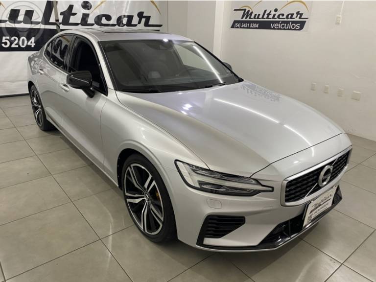 VOLVO - S60 2.0 T8 R-DESIGN HÍBRIDO 4P AUTOMÁTICO - 2020/2020 - PRATA - R$ 199.900,00