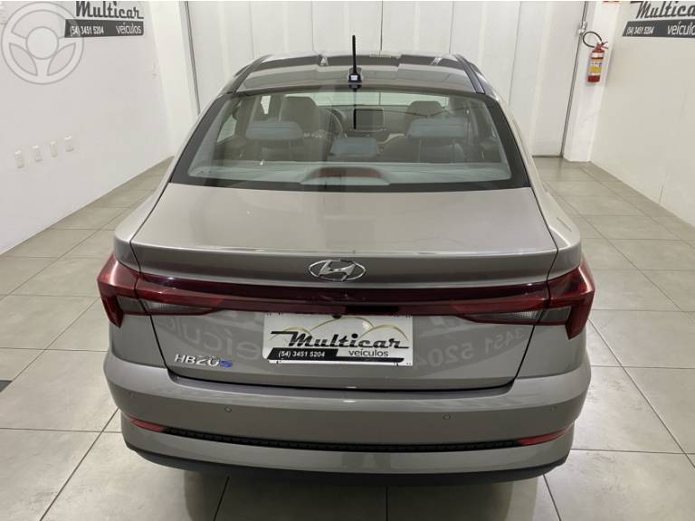 HYUNDAI - HB20S 1.0 LIMITED 12V FLEX 4P MANUAL - 2022/2023 - PRATA - R$ 82.500,00