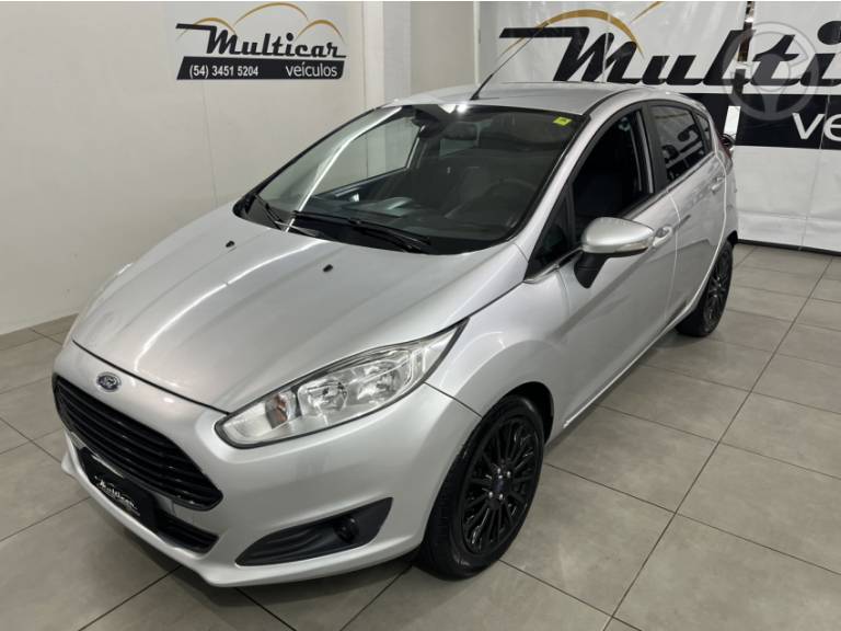 FORD - FIESTA 1.6 TITANIUM HATCH 16V FLEX 4P AUTOMÁTICO - 2014/2015 - PRATA - R$ 48.900,00