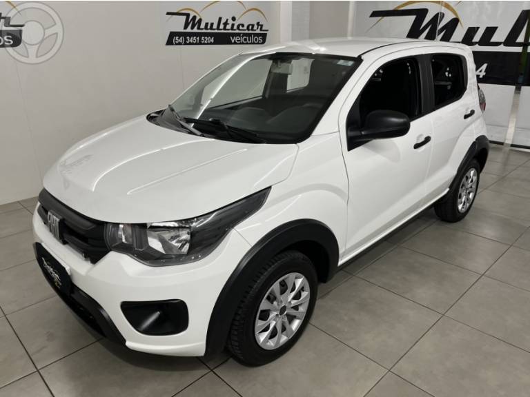 FIAT - MOBI 1.0 8V EVO FLEX LIKE. MANUAL - 2022/2023 - BRANCA - R$ 54.500,00