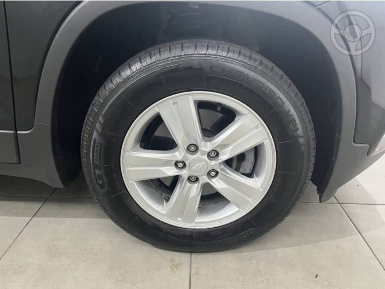 CHEVROLET - TRACKER 1.4 16V TURBO FLEX LT AUTOMÁTICO - 2019/2019 - PRETA - R$ 83.900,00