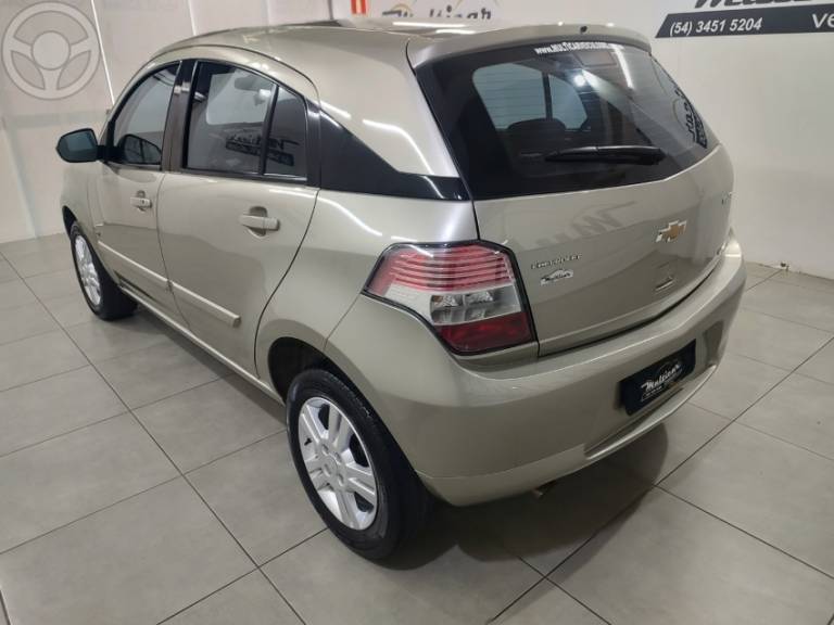 CHEVROLET - AGILE 1.4 MPFI LTZ 8V FLEX 4P MANUAL - 2010/2011 - PRATA - R$ 34.900,00