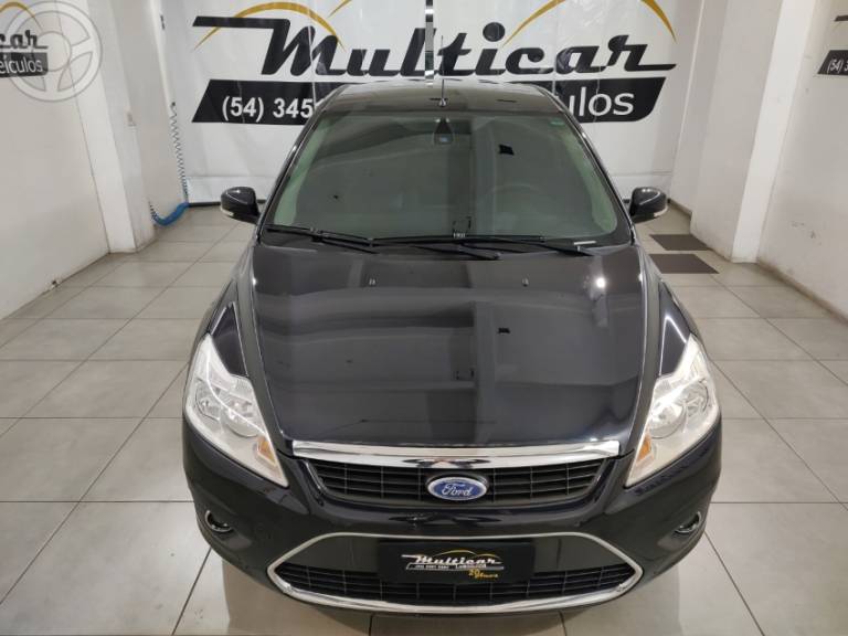 FORD - FOCUS 2.0 GLX 16V FLEX 4P MANUAL - 2011/2012 - PRETA - R$ 43.500,00