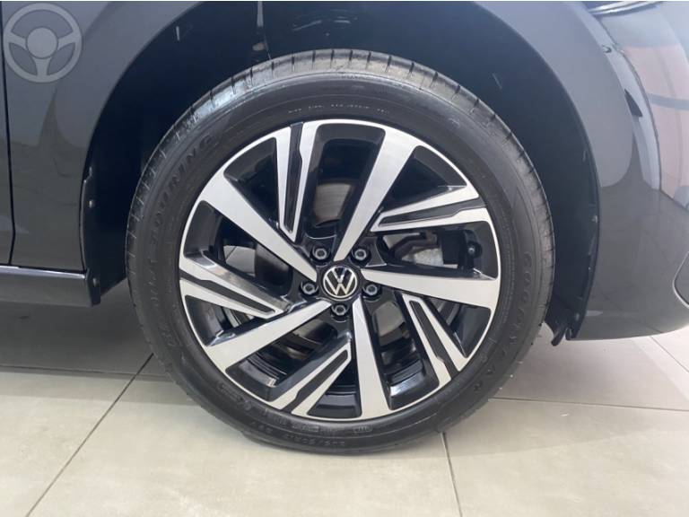 VOLKSWAGEN - VIRTUS 1.0 200 TSI HIGHLINE AUTOMÁTICO - 2023/2024 - PRETA - R$ 121.500,00