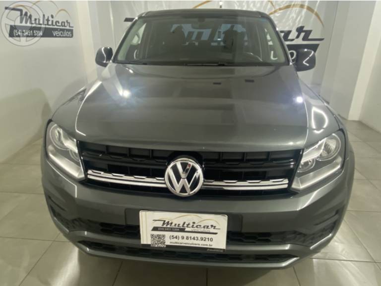 VOLKSWAGEN - AMAROK 2.0 4X4 TDI COMFORTILINE CD DIESEL 4P AUTOMÁTICO - 2021/2022 - CINZA - R$ 157.900,00