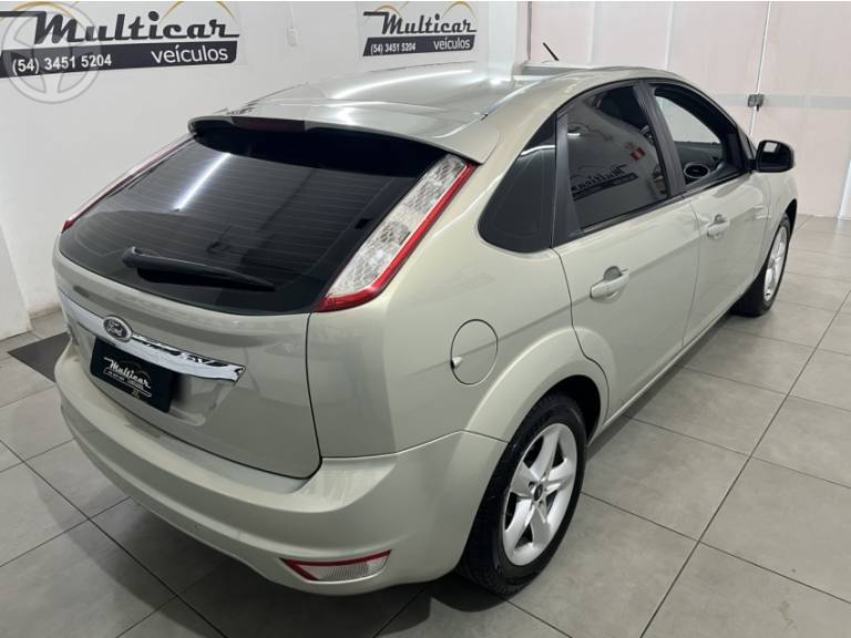 FORD - FOCUS 1.6 GLX 16V FLEX 4P MANUAL - 2011/2012 - PRATA - R$ 44.500,00