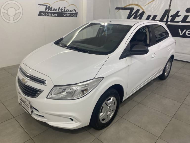 CHEVROLET - ONIX 1.0 MPFI LT 8V FLEX 4P MANUAL - 2014/2015 - BRANCA - R$ 45.900,00