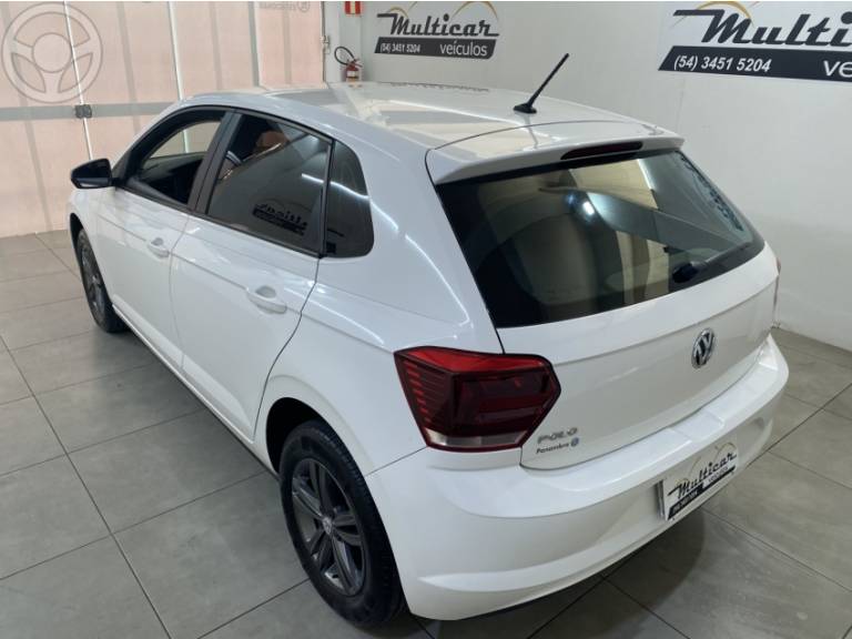 VOLKSWAGEN - POLO 1.0MPI TOTAL FLEX MANUAL - 2018/2018 - BRANCA - R$ 62.900,00