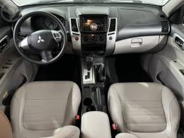 MITSUBISHI - PAJERO 3.2 OUTDOOR 4X4 5 LUGARES 16V TURBO INTERCOOLER DIESEL 4P AUTOMÁTICO - 2016/2017 - PRATA - R$ 129.000,00
