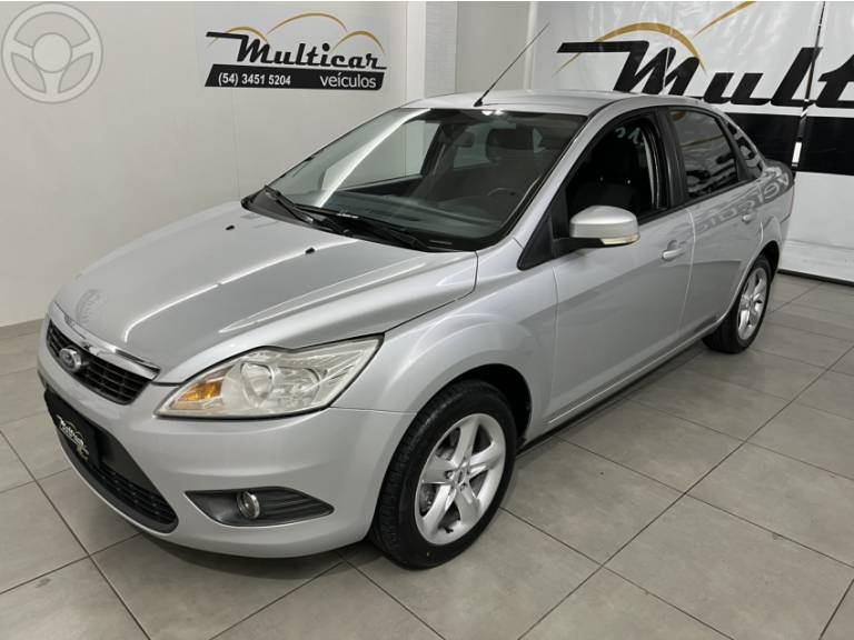 FORD - FOCUS 2.0 GLX SEDAN 16V 4P MANUAL - 2009/2009 - PRATA - R$ 35.900,00