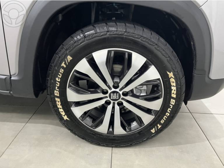 FIAT - TORO 2.0 16V TURBO DIESEL VOLCANO AT9 4X4 AUTOMÁTICO - 2024/2024 - PRATA - R$ 159.900,00