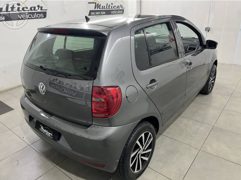VOLKSWAGEN - FOX 1.0 MI 8V FLEX 4P MANUAL - 2012/2012 - CINZA - R$ 34.500,00