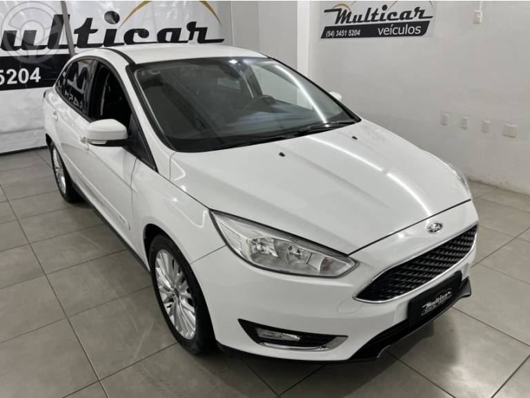 FORD - FOCUS 2.0 SE SEDAN 16V FLEX 4P AUTOMÁTICO - 2017/2017 - BRANCA - R$ 64.900,00