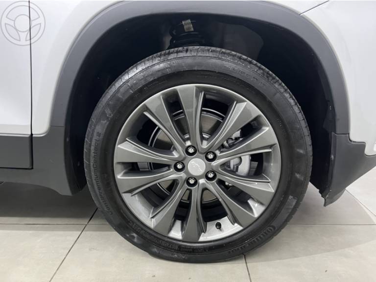 CHEVROLET - TRACKER 1.4 16V TURBO FLEX PREMIER AUTOMÁTICO - 2018/2018 - PRATA - R$ 93.900,00