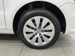 VOLKSWAGEN - FOX 1.6 MSI TRENDLINE 8V FLEX 4P MANUAL - 2016/2016 - BRANCA - R$ 51.900,00
