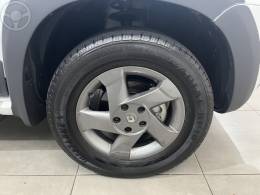 RENAULT - DUSTER 2.0 DYNAMIQUE 4X2 16V FLEX 4P AUTOMÁTICO - 2013/2014 - BRANCA - R$ 53.500,00