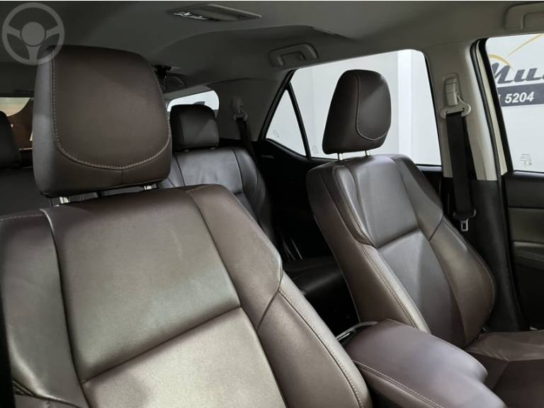 TOYOTA - HILUX SW4 2.8 SRX 4X4 16V TURBO INTERCOOLER DIESEL 4P AUTOMÁTICO - 2017/2017 - BRANCA - R$ 214.000,00