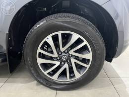 NISSAN - FRONTIER 2.3 LE 4X4 CD BI TURBO DIESEL 4P AUTOMÁTICO - 2019/2019 - CINZA - R$ 149.900,00