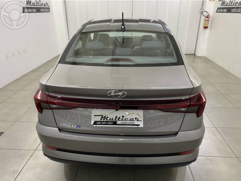 HYUNDAI - HB20S 1.0 LIMITED 12V FLEX 4P MANUAL - 2022/2023 - PRATA - R$ 82.500,00