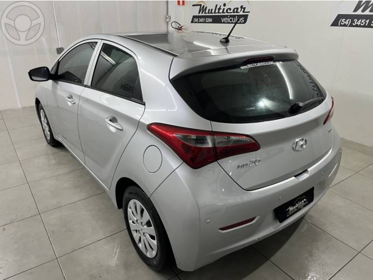 HYUNDAI - HB20 1.0 COMFORT PLUS 12V FLEX 4P MANUAL - 2015/2015 - PRATA - R$ 47.900,00