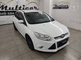 FORD - FOCUS 1.6 SE HATCH 16V FLEX 4P AUTOMÁTICO - 2014/2015 - BRANCA - R$ 54.900,00