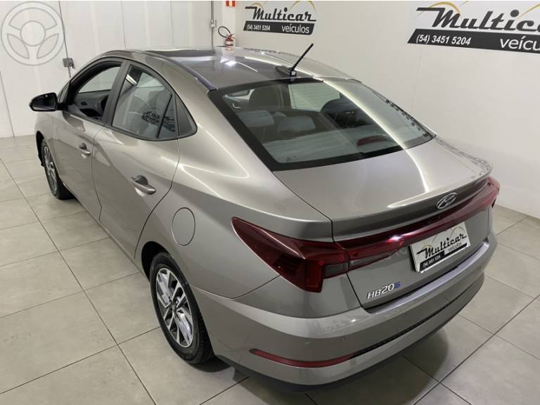 HYUNDAI - HB20S 1.0 LIMITED 12V FLEX 4P MANUAL - 2022/2023 - PRATA - R$ 78.900,00