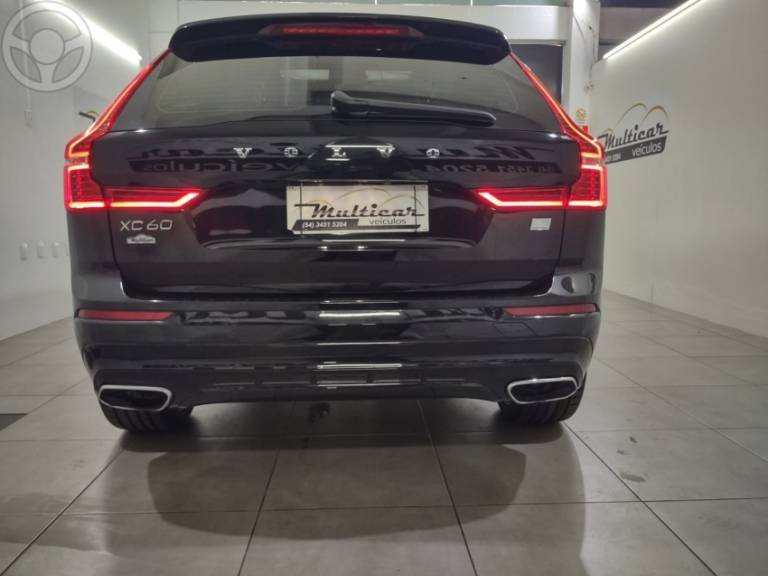 VOLVO - XC60 2.0 T8 R DESIGN HYBRID 4P AUTOMÁTICO - 2021/2021 - PRETA - R$ 290.000,00