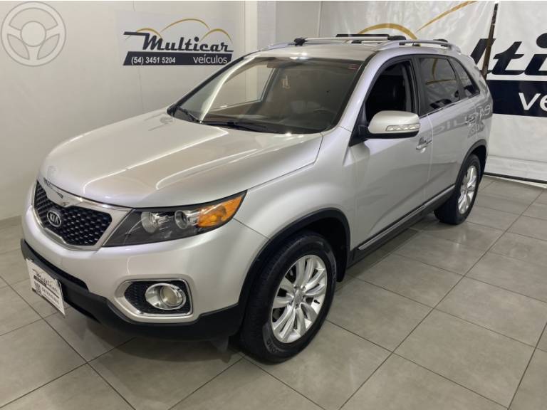 KIA MOTORS - SORENTO 2.4 EX2 4X2 16V 4P AUTOMÁTICO - 2010/2011 - PRATA - R$ 60.000,00