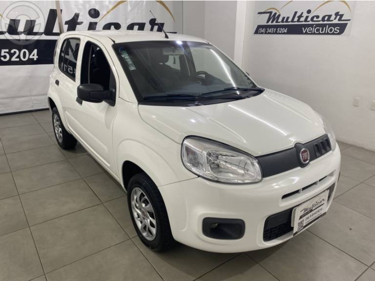 FIAT - UNO 1.0 EVO ATTRACTIVE 8V FLEX 4P MANUAL - 2015/2016 - BRANCA - R$ 40.500,00