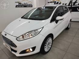 FORD - FIESTA 1.6 TITANIUM HATCH 16V FLEX 4P AUTOMÁTICO - 2015/2016 - BRANCA - R$ 55.900,00