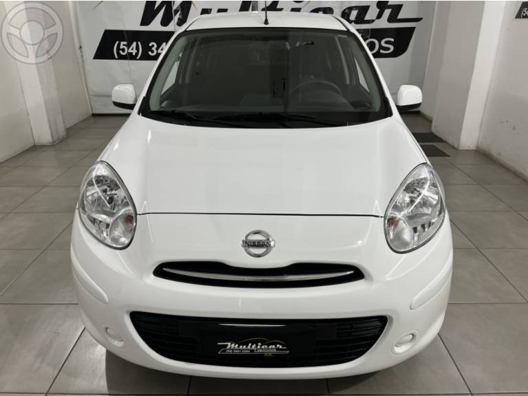 NISSAN - MARCH 1.0 S 16V FLEX 4P MANUAL - 2012/2013 - BRANCA - R$ 36.900,00