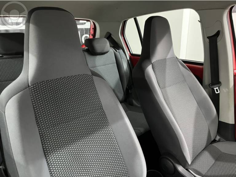 VOLKSWAGEN - UP 1.0 MPI MOVE UP 12V FLEX 4P MANUAL - 2016/2017 - VERMELHA - R$ 54.500,00