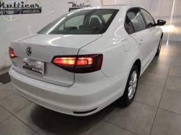 VOLKSWAGEN - JETTA 2.0 TRENDLINE FLEX 4P TIPTRONIC - 2015/2016 - BRANCA - R$ 71.900,00