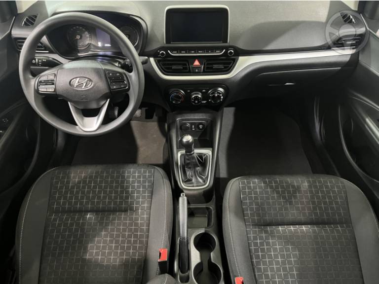 HYUNDAI - HB20 1.0 COMFORT PLUS 12V FLEX 4P MANUAL - 2023/2024 - BRANCA - R$ 72.900,00