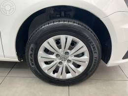 VOLKSWAGEN - GOL 1.6 MSI TOTALFLEX TRENDLINE 4P MANUAL - 2017/2018 - BRANCA - R$ 46.900,00