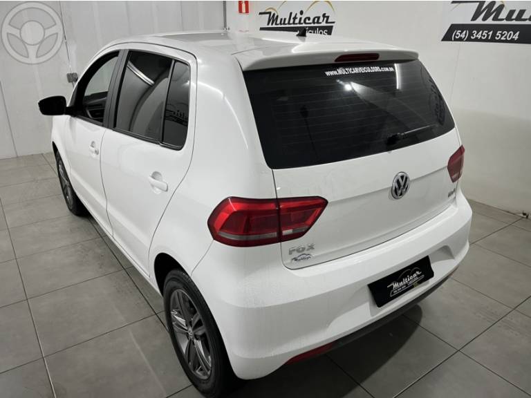 VOLKSWAGEN - FOX 1.6 MSI TRENDLINE 8V FLEX 4P MANUAL - 2016/2016 - BRANCA - R$ 51.900,00