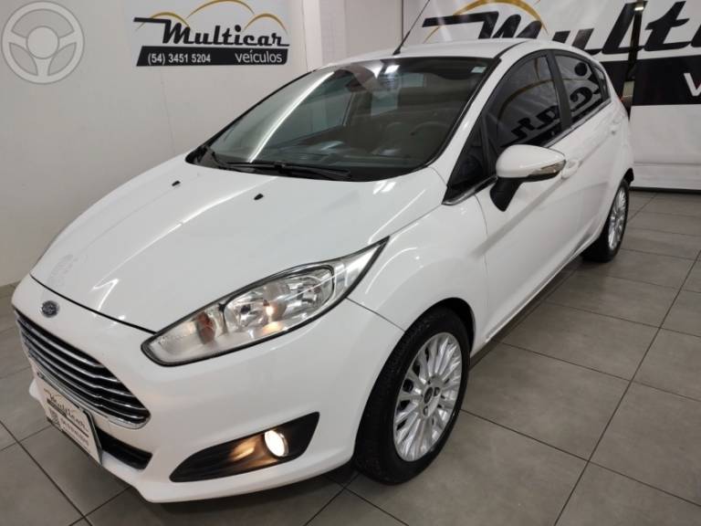 FORD - FIESTA 1.6 TITANIUM HATCH 16V FLEX 4P AUTOMÁTICO - 2014/2014 - BRANCA - R$ 46.900,00