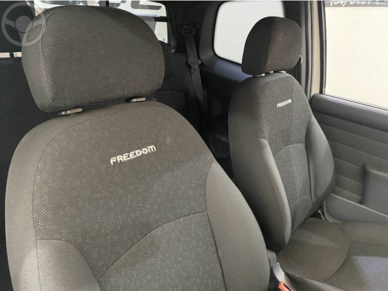 FIAT - STRADA 1.4 EVO FREEDOM CD 8V FLEX 3P MANUAL - 2018/2019 - BRANCA - R$ 77.900,00