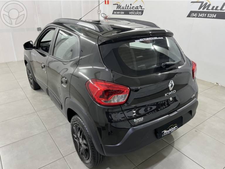 RENAULT - KWID 1.0 12V OUTSIDER FLEX 4P MANUAL - 2021/2022 - PRETA - R$ 52.500,00