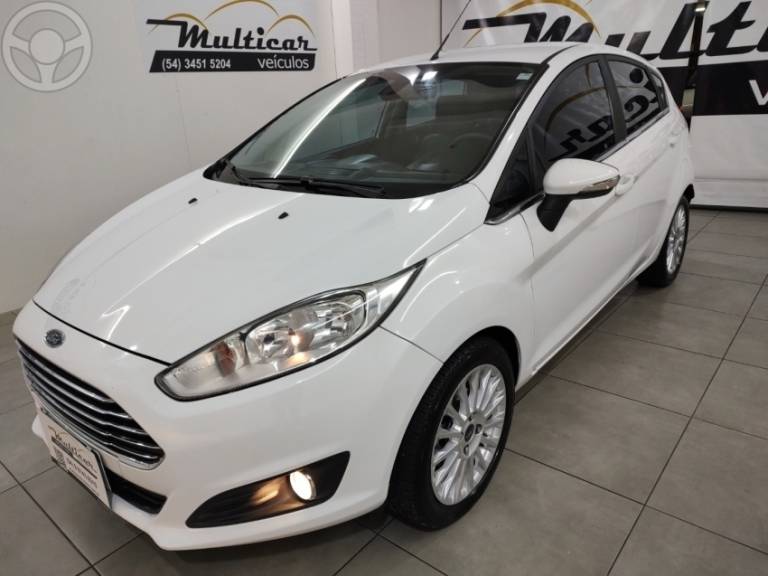 FORD - FIESTA 1.6 TITANIUM HATCH 16V FLEX 4P AUTOMÁTICO - 2015/2016 - BRANCA - R$ 55.900,00