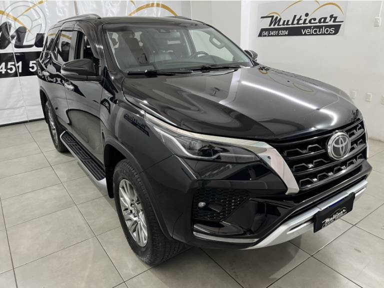 TOYOTA - HILUX SW4 2.8 SRX 4X4 16V TURBO INTERCOOLER DIESEL 4P AUTOMÁTICO - 2021/2021 - PRETA - R$ 283.900,00