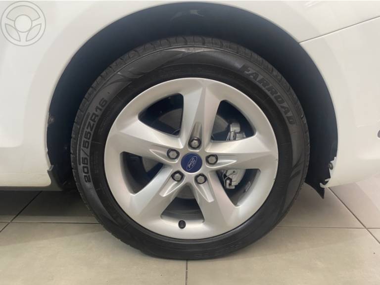 FORD - FOCUS 2.0 GLX 16V FLEX 4P AUTOMÁTICO - 2013/2013 - BRANCA - R$ 48.000,00