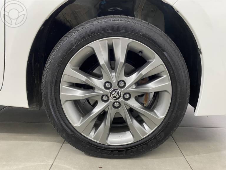 TOYOTA - COROLLA 2.0 XEI 16V FLEX 4P AUTOMÁTICO - 2019/2019 - BRANCA - R$ 104.900,00