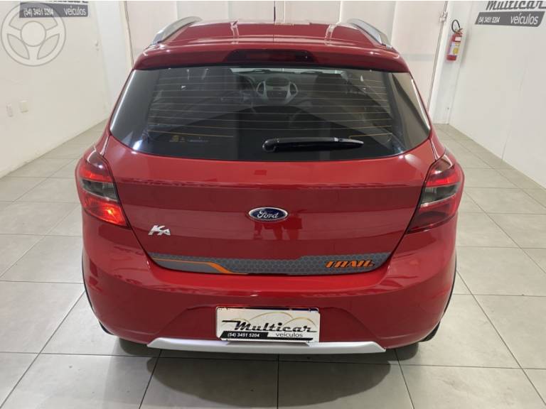 FORD - KA 1.0 TRAIL 12V FLEX 4P MANUAL - 2017/2018 - VERMELHA - R$ 47.900,00