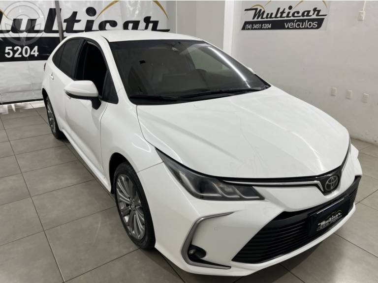 TOYOTA - COROLLA 2.0 XEI 16V FLEX 4P AUTOMÁTICO - 2022/2023 - BRANCA - R$ 133.900,00