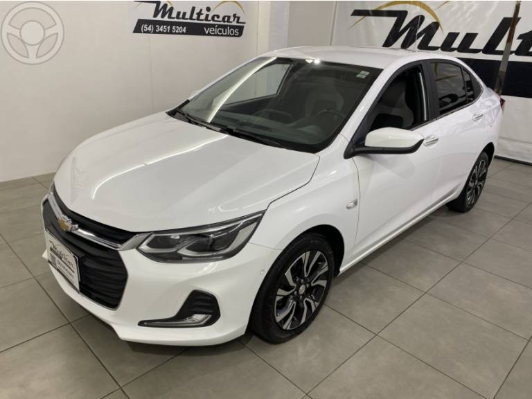 CHEVROLET - ONIX 1.0PREMIER II PLUS 12V TURBO FLEX 4P AUTOMÁTICO - 2022/2023 - BRANCA - R$ 96.900,00